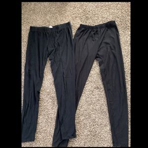 2pairs of black leggings
